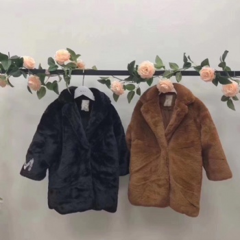 廣州開心e百品牌童裝折扣尾貨批發，巴拉巴拉 迪士尼 小豬班納等**童裝折扣批發