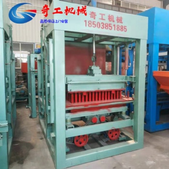 文化廣場路面磚機(jī) 奇工機(jī)械免燒3-15彩磚機(jī) 便道不單調(diào)透水磚機(jī)