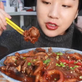 多年的努力造就懶仔即食麻辣小海鮮的盛名？