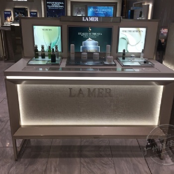 三個(gè)化妝品展柜色彩搭配讓人一進(jìn)店就想買買買-上篇