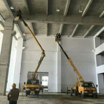 中山市21米直臂高空作業車租賃公司、倉庫室內刷漆刷白翻新