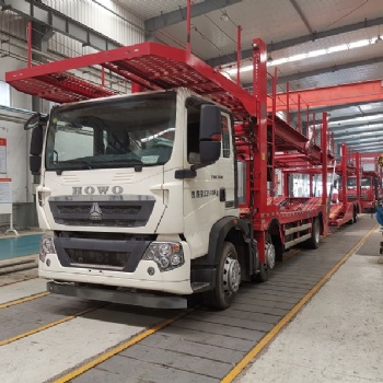 供應(yīng)豪沃國六T5G曼技術(shù)中置軸轎運(yùn)車340馬力報價