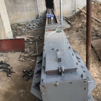 河北亮彥廠家 刮板輸送機 FU型鏈式刮板輸送機 支持定制 質(zhì)量有保障