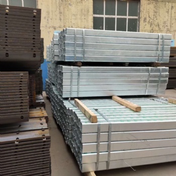 宏利實力廠家高速公路波形護(hù)欄 橋梁防撞護(hù)可加工定制鍍鋅噴塑