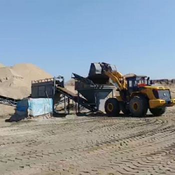 志成石料水洗砂篩沙機，瓜子石破碎制砂設備，移動青石子破碎機