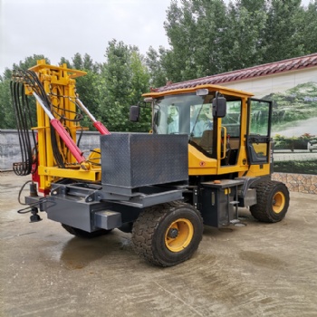 江蘇護(hù)欄打樁機(jī)型號(hào)齊全 公路護(hù)欄裝載打樁機(jī) 波形護(hù)欄打樁機(jī)價(jià)格