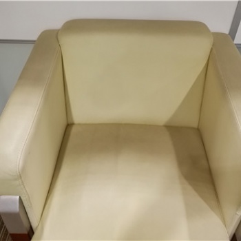 重慶咖啡廳沙發(fā)床頭換面