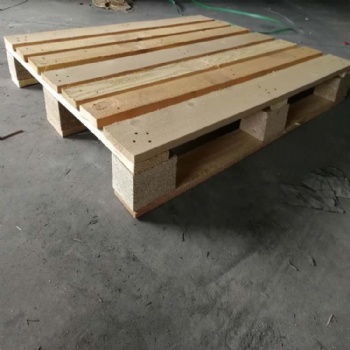 青島叉車(chē)木托盤(pán)廠家 膠州里岔工業(yè)園熏蒸木托加工電話