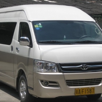 廣州租車公司-租賃15座18座豐田海獅小巴-班車租賃-機(jī)場接送-24小時服務(wù)
