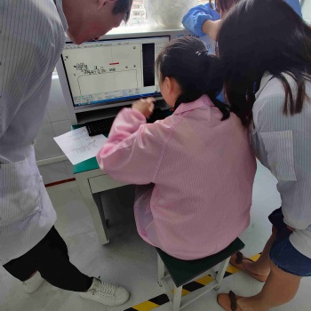 SMT**件測試儀，JCX830由傳統的兩人測試升級為單人測試，效率提升，**實現減人增效的作用