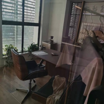 逮溪搬家鋼琴搬運(yùn)家和搬家