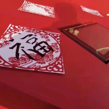上海互動(dòng)體感漫畫(huà)互動(dòng)創(chuàng)意繪畫(huà)福字等即可漫畫(huà)體感扭蛋機(jī)體感互動(dòng)道具**租賃