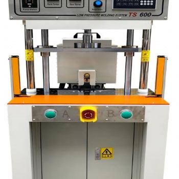 TS 600 側(cè)式注膠單工位一體機(jī)